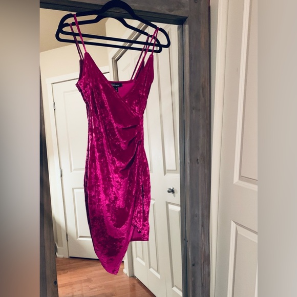 Dresses & Skirts - Velvet mini dress